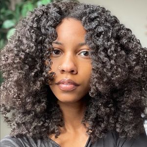 Meet your Posher, Desiree